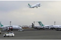 Các máy bay tại sân bay ở Iran. (Ảnh: IRNA/TTXVN)