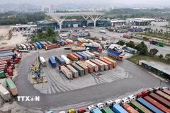 Toàn cảnh kho bãi Cửa khẩu quốc tế Móng Cái. (Ảnh: Văn Đức/TTXVN)