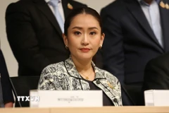 Bà Paetongtarn Shinawatra trong cuộc họp báo tại Bangkok. (Ảnh: THX/TTXVN)
