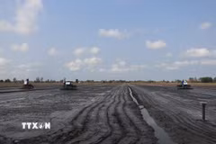Ngành nông nghiệp vận động nông dân chỉ xuống giống khi đảm bảo nguồn nước tưới nội đồng. (Ảnh: Thu Hiền/TTXVN)