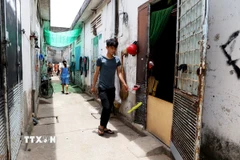 Một dãy trọ cho người lao động ở Thành phố Hồ Chí Minh. (Ảnh: Hồng Đạt/TTXVN)