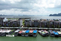 Tàu du lịch tránh trú bão tại âu cảng tàu khách quốc tế Tuần Châu, phường Tuần Châu, tỉnh Quảng Ninh. (Ảnh: Đức Hiếu/TTXVN)
