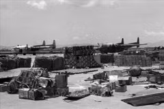 Quân giải phóng đánh chiếm sân bay Thành Sơn (Ninh Thuận). (Ảnh: Đinh Quang Thành/TTXVN)