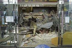 Cảnh đổ nát sau trận động đất tại tỉnh Aomori, Nhật Bản. (Ảnh: Kyodo/TTXVN)