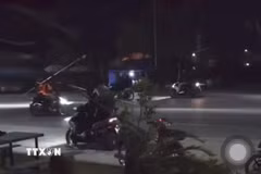 Nhóm thanh thiếu niên liên quan đến vụ hỗn chiến, rượt đuổi gây náo loạn Quốc lộ 10 (đoạn qua phường Yên Tử) vào rạng sáng 11/1. (Ảnh: TTXVN phát)