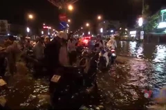 Mưa lớn gây ngập nhiều tuyến phố khu vực ven biển tỉnh Lâm Đồng