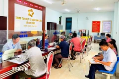 Trung tâm phục vụ hành chính công xã Cam Hồng (Quảng Trị) từng bước khẳng định vai trò “cầu nối hiệu quả” giữa chính quyền và nhân dân. (Ảnh: Võ Dung/TTXVN)