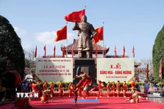 Biểu diễn văn nghệ tại lễ kỷ niệm. (Ảnh: TTXVN phát)