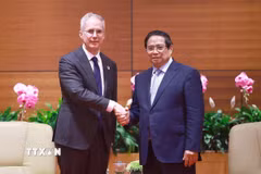 Thủ tướng Phạm Minh Chính tiếp ông Scott Morris, Phó Chủ tịch Ngân hàng Phát triển châu Á (ADB). (Ảnh: Dương Giang/TTXVN)