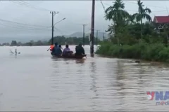 Cảnh báo nguy hiểm khi người dân di chuyển bằng ghe, xuồng
