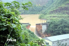 Cận cảnh điểm nứt vỡ tại đập thủy điện Bắc Khê-Lạng Sơn