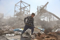 Cảnh đổ nát sau cuộc không kích tại Tehran, Iran. (Ảnh: THX/TTXVN)