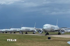 Máy bay Boeing 777 của Hãng hàng không American Airlines (Mỹ) tại sân bay quốc tế Tulsa, Oklahoma. (Ảnh: AFP/TTXVN)