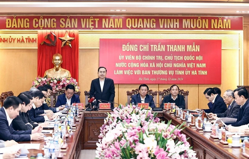 Chủ tịch Quốc hội Trần Thanh Mẫn chủ trì làm việc với Ban Thường vụ Tỉnh ủy Hà Tĩnh. (Ảnh: Doãn Tấn/TTXVN)