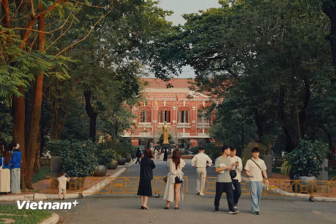 Ghé thăm Trường Quốc học Huế: Tượng đài kiến trúc cổ kính giữa lòng cố đô vnp-img-7032.jpg