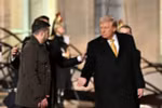 Tổng thống Ukraine Volodymyr Zelensky (trái) bác bỏ đề xuất của Tổng thống Mỹ Donald Trump về thỏa thuận đổi đất hiếm lấy viện trợ. (Ảnh: Getty)