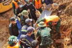 Tìm thấy thêm hai nạn nhân trong vụ sạt lở đất ở xã Lũng Cú, Tuyên Quang. (Ảnh: TTXVN phát)