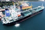 Một tàu chở dầu thuộc PT Pertamina International Shipping (PIS) neo đậu tại bến tàu của Indonesia ngày 4/7/2025. (Nguồn: Tempo)