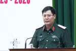 Thiếu tướng Lê Văn Vỹ, Phó Tham mưu trưởng Quân khu 4, Phó Trưởng Ban Chỉ đạo tìm kiếm, quy tập và xác định danh tính hài cốt liệt sĩ Quân khu phát biểu chỉ đạo hội nghị. (Ảnh: TTXVN phát)
