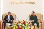Đại tướng, Bộ trưởng Quốc phòng Phan Văn Giang tiếp Thư ký Quốc phòng Ấn Độ Rajesh Kumar Singh. (Ảnh: Trọng Đức/TTXVN)