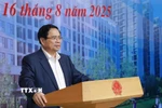 Thủ tướng Phạm Minh Chính chủ trì Hội nghị sơ kết việc thực hiện chỉ tiêu phát triển nhà ở xã hội 7 tháng đầu năm 2025. (Ảnh: Dương Giang/TTXVN)
