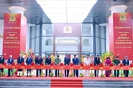 Tổng Bí thư Tô Lâm cùng các đại biểu thực hiện nghi thức cắt băng khánh thành Trụ sở Bộ Công an tại số 96 Nguyễn Du, thành phố Hà Nội. (Ảnh: Phạm Kiên/TTXVN)