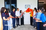 Lễ trao tặng nhà nghĩa tình cho gia đình chị Lê Thị Thanh. (Ảnh: Hoài Nam/Vietnam+)