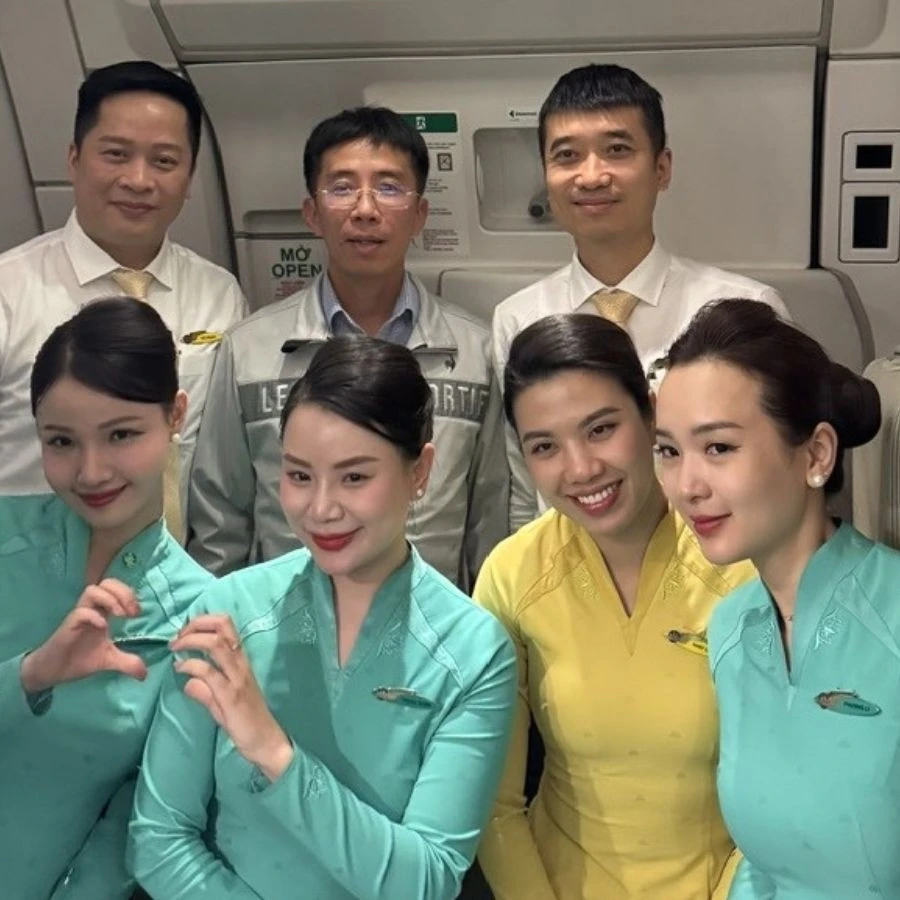 Bác sĩ Việt Nam hỗ trợ y tế trên chuyến bay Hà Nội - Paris