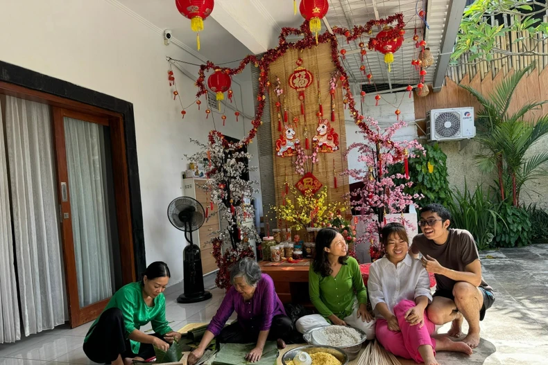 Không khí Tết ngập tràn ngôi nhà của một gia đình người Việt ở Bali. (Ảnh: Đỗ Quyên/TTXVN)