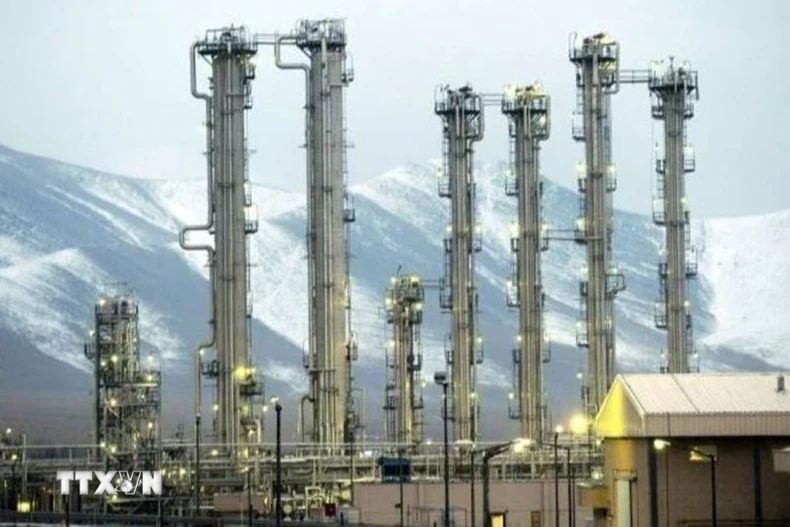 Quang cảnh lò phản ứng nghiên cứu nước nặng Arak ở huyện Khondab, tỉnh Markazi (Iran). (Ảnh: AP/TTXVN)