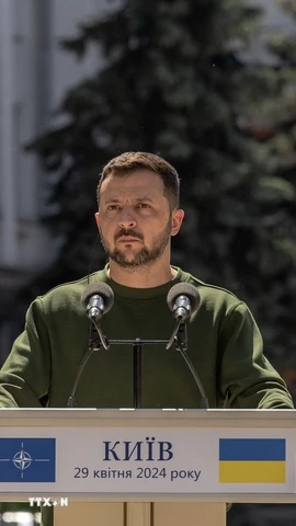 Tổng thống Ukraine Volodymyr Zelensky phát biểu tại thủ đô Kiev. (Ảnh: AFP/TTXVN)