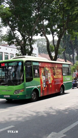 Xe buýt ở Thành phố Hồ Chí Minh. (Ảnh minh họa: Tiến Lực/TTXVN)