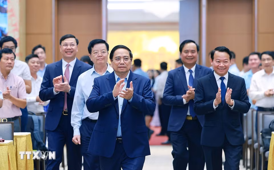 Thủ tướng Phạm Minh Chính đến Hội nghị toàn quốc tổng kết Chương trình mục tiêu quốc gia xây dựng nông thôn mới. (Ảnh: Dương Giang/TTXVN)