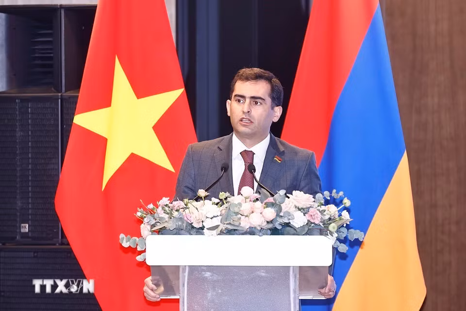 Phó Chủ tịch Quốc hội Armenia Hakob Arshakyan phát biểu. (Ảnh: Doãn Tấn/TTXVN)