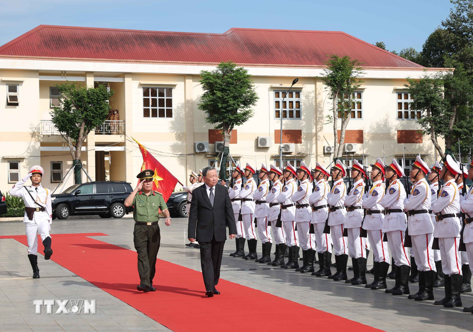 Tổng Bí thư Tô Lâm thăm làm việc với Công an tỉnh Bình Phước. (Ảnh: Thống Nhất/TTXVN)