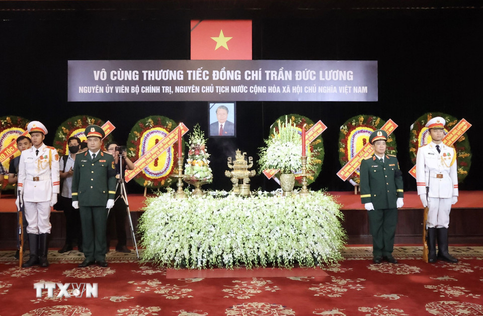 Lễ viếng nguyên Ủy viên Bộ Chính trị, nguyên Chủ tịch nước Trần Đức Lương tại Thành phố Hồ Chí Minh. (Ảnh: Hồng Giang/TTXVN)