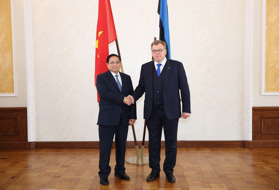 Thủ tướng Phạm Minh Chính hội kiến Chủ tịch Quốc hội Estonia Lauri Hussar. (Ảnh: Dương Giang/TTXVN)