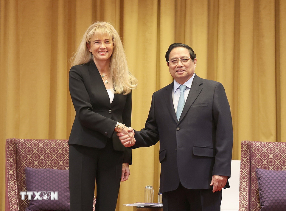 Thủ tướng Phạm Minh Chính tiếp bà Malgorzata Adamkiewicz, Chủ tịch Hội đồng quản trị Tập đoàn Adamed Pharma. (Ảnh: Dương Giang/TTXVN)