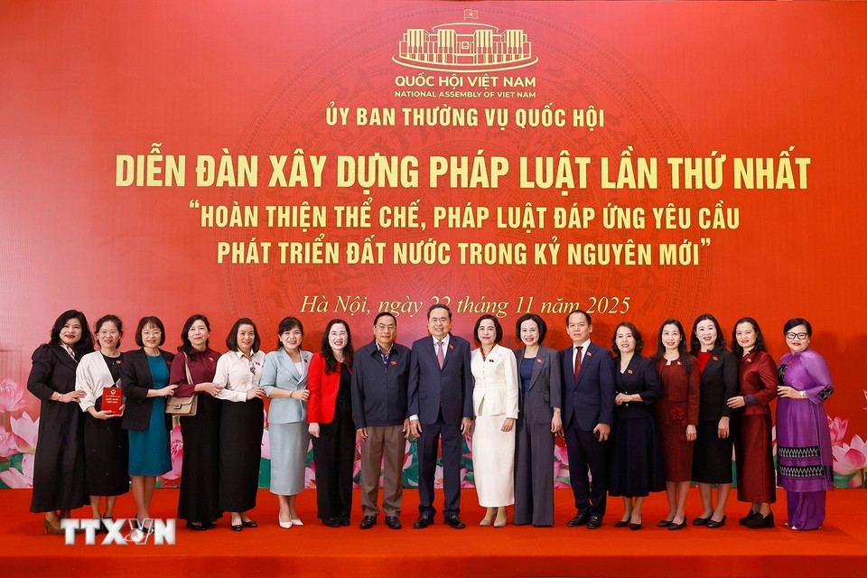 Chủ tịch Quốc hội Trần Thanh Mẫn và đại biểu dự diễn đàn. (Ảnh: Doãn Tấn/TTXVN)