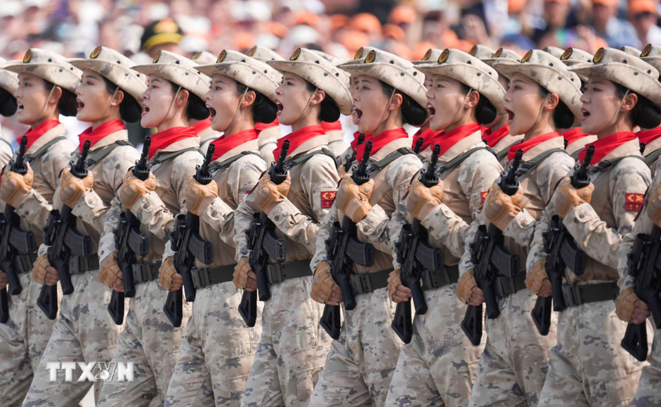 Nữ quân nhân tại Lễ duyệt binh kỷ niệm 80 năm chiến thắng phátxít của nhân dân thế giới ở Bắc Kinh, Trung Quốc, ngày 3/9/2025. (Ảnh: THX/TTXVN)