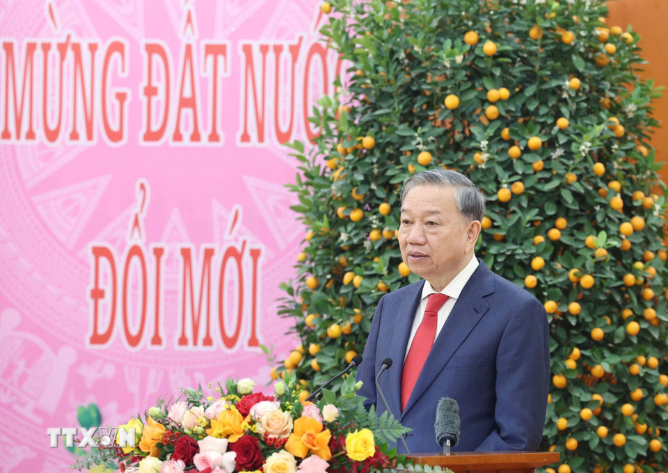 Tổng Bí thư Tô Lâm phát biểu giao nhiệm vụ cho các đơn vị và cá nhân tại hội nghị. (Ảnh: Thống Nhất/TTXVN)