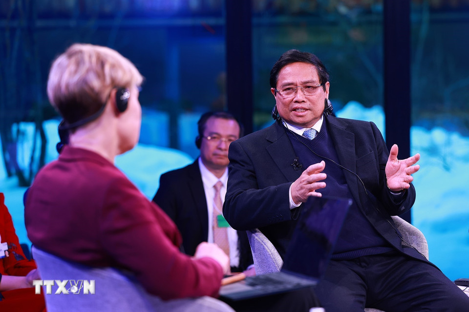 Thủ tướng Chính phủ Phạm Minh Chính đối thoại với WEF về Tầm nhìn của Việt Nam về đổi mới sáng tạo và vai trò toàn cầu. (Ảnh: Dương Giang/TTXVN)
