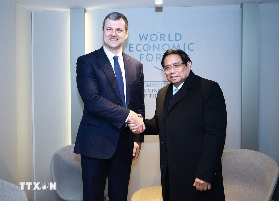 Thủ tướng Phạm Minh Chính gặp Thủ tướng Cộng hòa Litva Gintautas Paluckas. (Ảnh: Dương Giang/TTXVN)