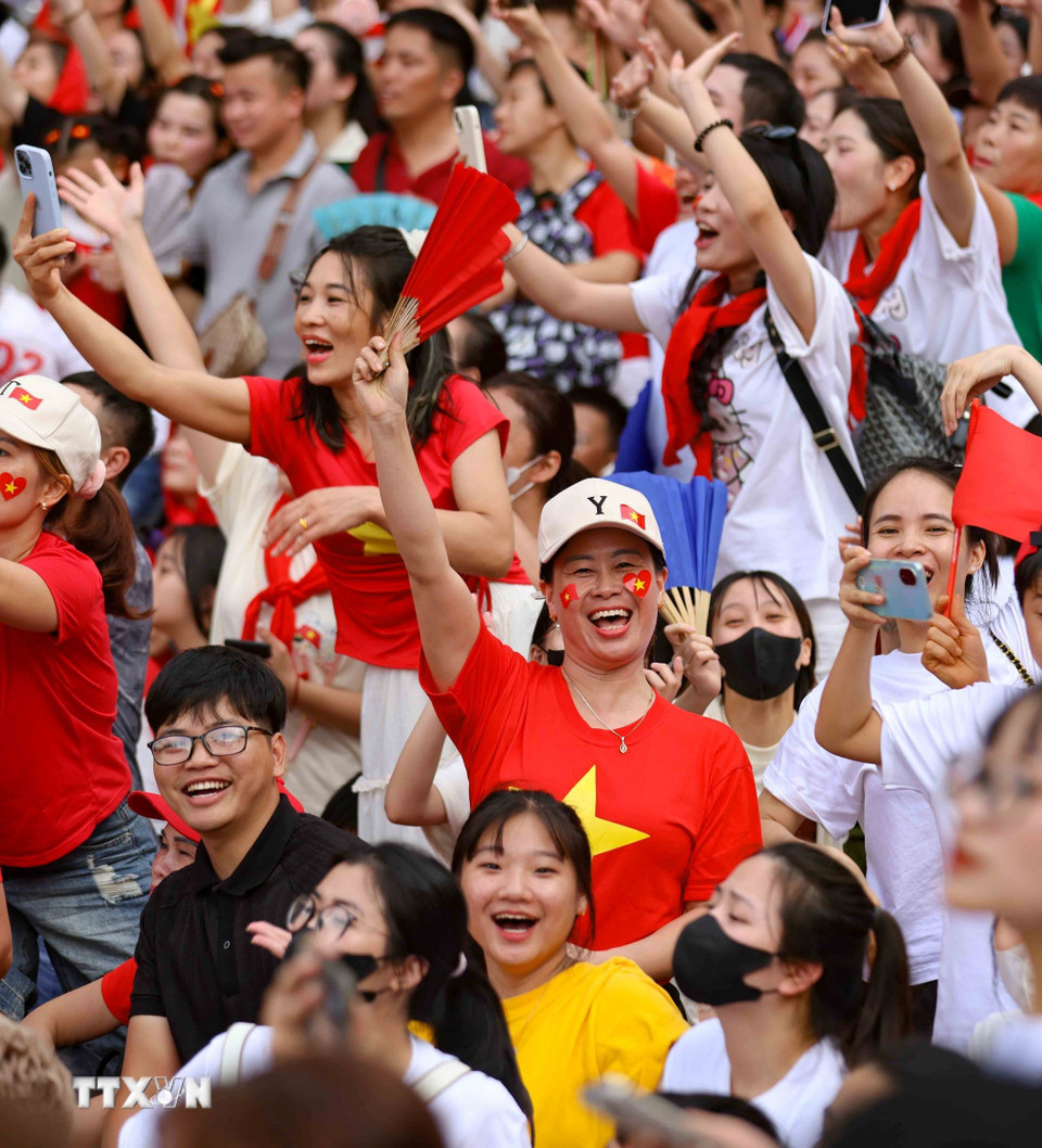 Niềm vui của người dân trong ngày Lễ Độc lập. (Ảnh: Thanh Tùng/TTXVN)