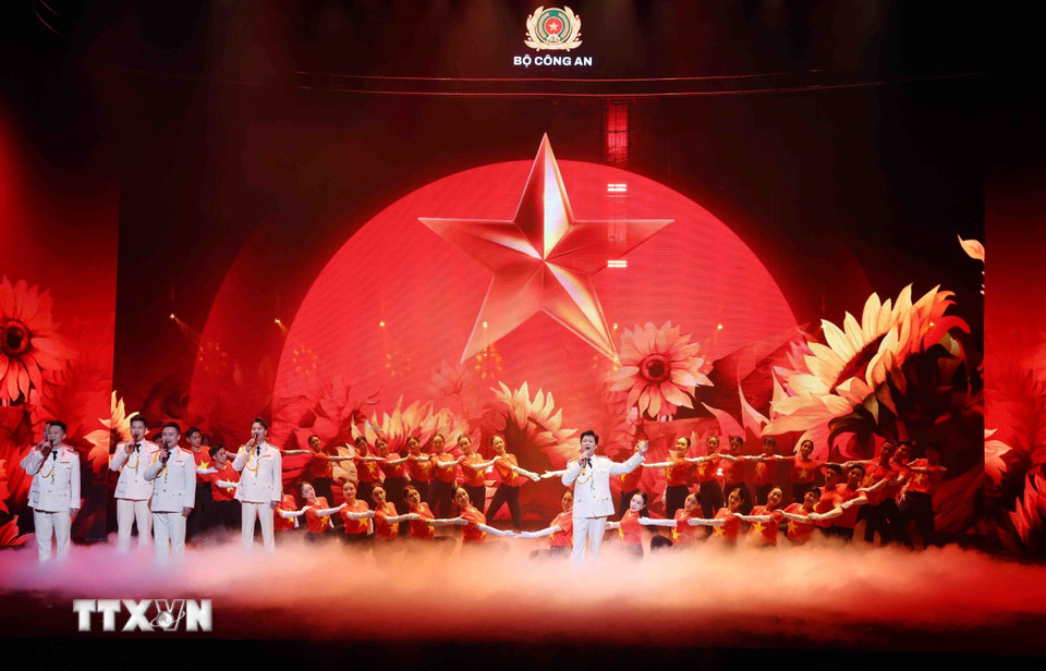 Một tiết mục nghệ thuật tại chương trình. (Ảnh: Phạm Kiên/TTXVN)