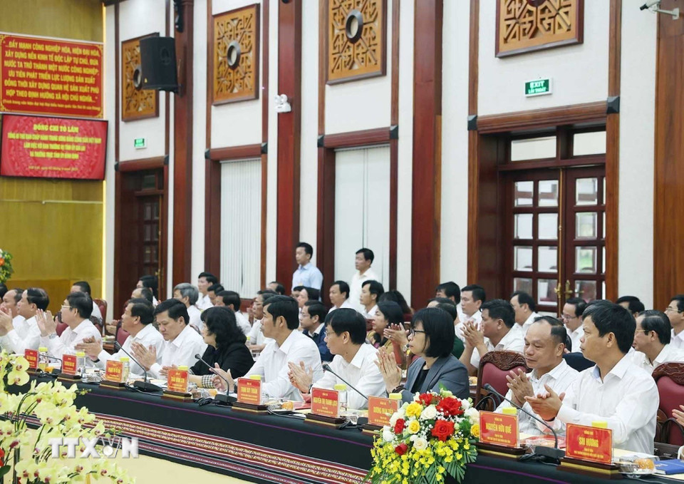 Các đại biểu tham dự buổi làm việc. (Ảnh: Thống Nhất/TTXVN)