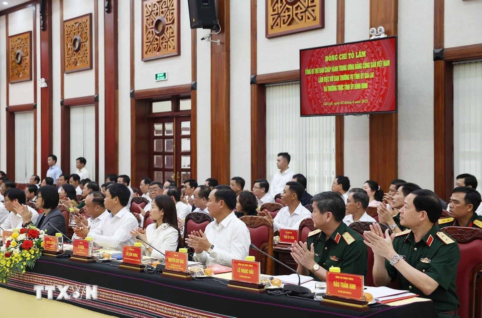 Các đại biểu tham dự buổi làm việc. (Ảnh: Thống Nhất/TTXVN)