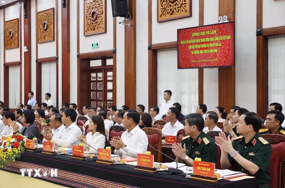 Các đại biểu tham dự buổi làm việc. (Ảnh: Thống Nhất/TTXVN)