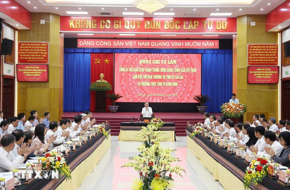 Tổng Bí thư Tô Lâm làm việc với Ban Thường vụ Tỉnh ủy Gia Lai và Thường trực Tỉnh ủy Bình Định. (Ảnh: Thống Nhất/TTXVN)