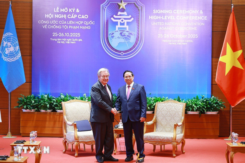 Thủ tướng Phạm Minh Chính gặp Tổng Thư ký Liên hợp quốc António Guterres. (Ảnh: Dương Giang/TTXVN)